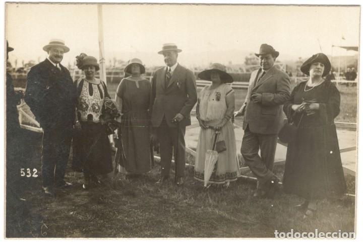 Cartes Postales: POSTAL FOTOGRAFICA: PERSONAJES EN EL HIPODROMO - A&Ntilde;OS 20 - sin circular