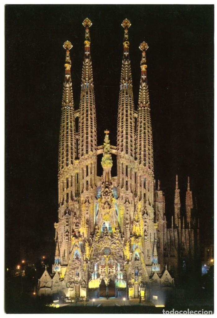 Postales: N&ordm; 601-BARCELONA. Templo de la Sagrada Familia: de noche. Sin circular. 1967. ED. POSTALES VIKINGO