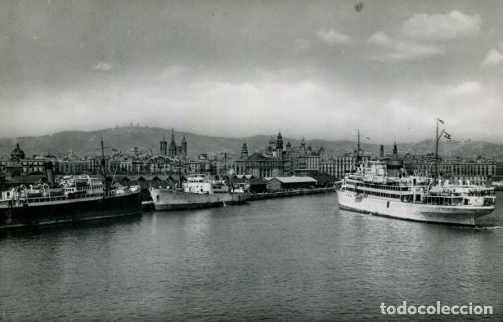 Postales: BARCELONA-PUERTO ENTRADA DE UN VAPOR-BARCOS-A&Ntilde;O 1953- SOBERANAS