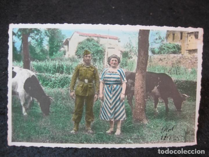 Postais: OLOT-CON LAS VACAS-MILITAR-FOTOGRAFICA-REVERSO EN BLANCO-POSTAL ANTIGUA-(90.994)