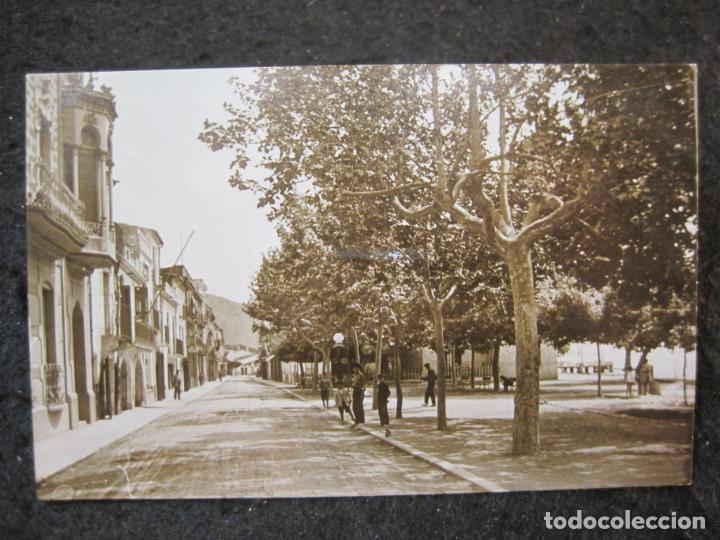 Postais: ROSAS-PLAZA Y CALLE DE PI Y SU&Ntilde;ER-EDITORIAL FOTOGRAFICA-6-POSTAL ANTIGUA-(91.048)