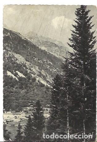 Postales: ANTIGUA POSTAL 168 CALDAS DE BOHI LERIDA LOS BA&Ntilde;OS DESDE EL BOSQUE