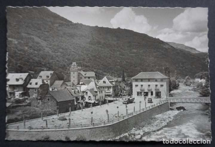Postales: L&eacute;s (Vall d'Aran) centro de la Villa, postal circulada con sellos y matasellos del a&ntilde;o 1956