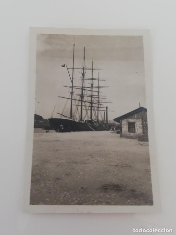 Cartes Postales: FOTOGRAFIA DE BARCO EN EL PUERTO DE BARCELONA, MIDEN 9 X 6 CMS.