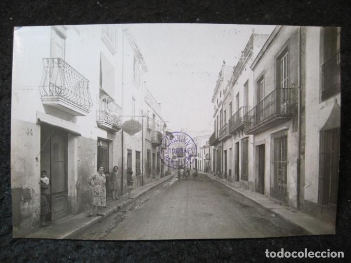 Postais: PINEDA-CALLE MAYOR-SELLO EN SECO ROISIN-FOTOGRAFICA-POSTAL ANTIGUA-(94.685)