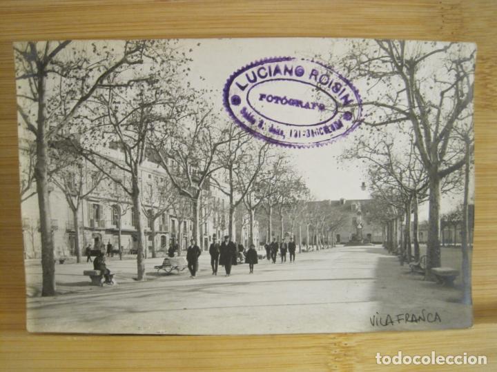 Cartoline: VILAFRANCA DEL PENEDES-RAMBLA DE SANT FRANCESC-FOTOGRAFICA-ARCHIVO ROISIN-POSTAL ANTIGUA-(97.383)
