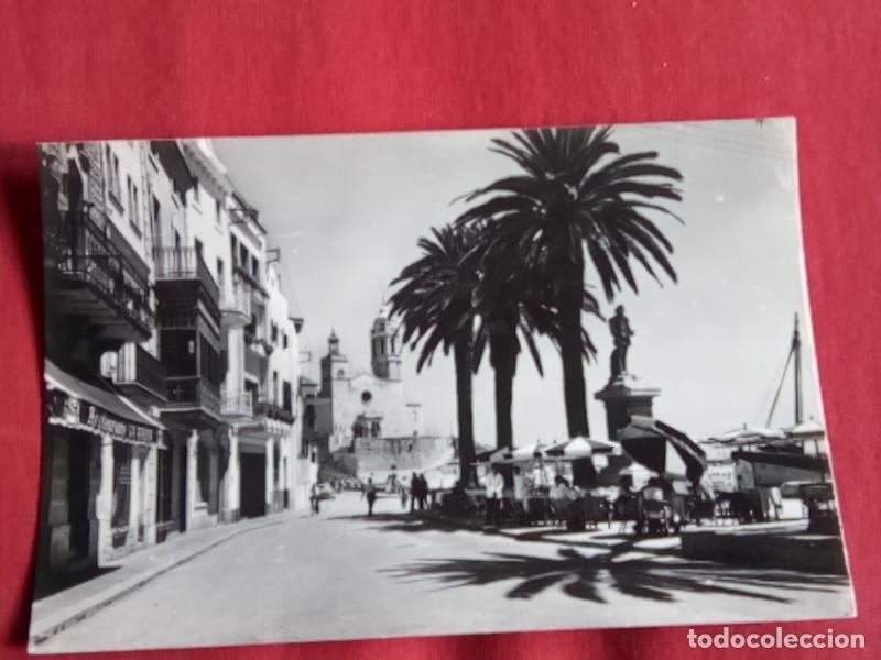 Postales: SITGES, POSTAL ANTIGUA , PASEO Y PUNTA - Foto 2