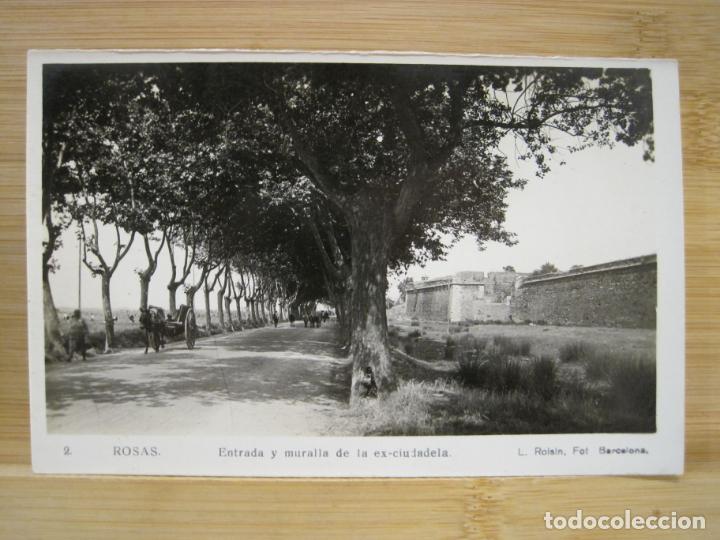 Postkarten: ROSAS-ENTRADA Y MURALLA DE EX CIUDADELA-ROISIN-2-FOTOGRAFICA-POSTAL ANTIGUA-(98.570)