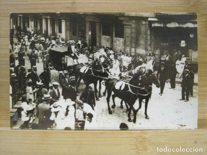 Postales: BARCELONA-ENTIERRO DE ALGUIEN RELEVANTE-FOTO M.MATEO-FOTOGRAFICA-POSTAL ANTIGUA-(99.057)