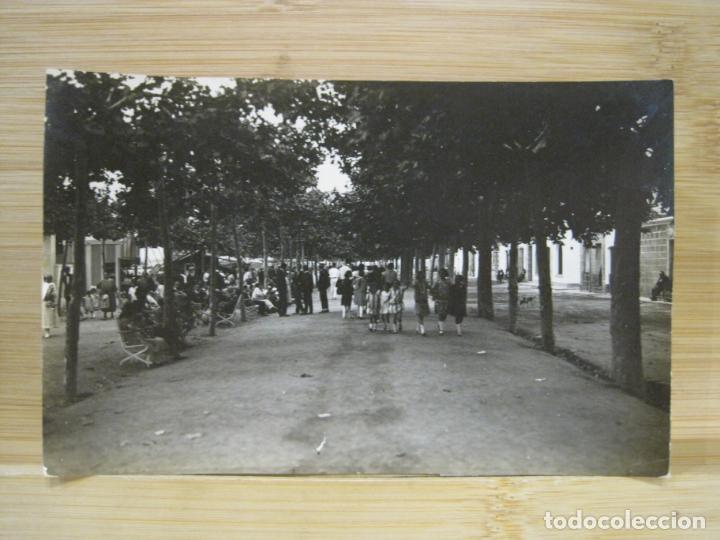 Postcards: BLANES-EL PASSEIG EN DIA FESTIU-FOTOGRAFICA-POSTAL ANTIGUA-(99.059)