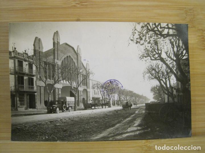 Cartes Postales: ARENYS DE MAR-PLAZA MERCADO-FOTOGRAFICA-POSTAL ANTIGUA-(99.455)