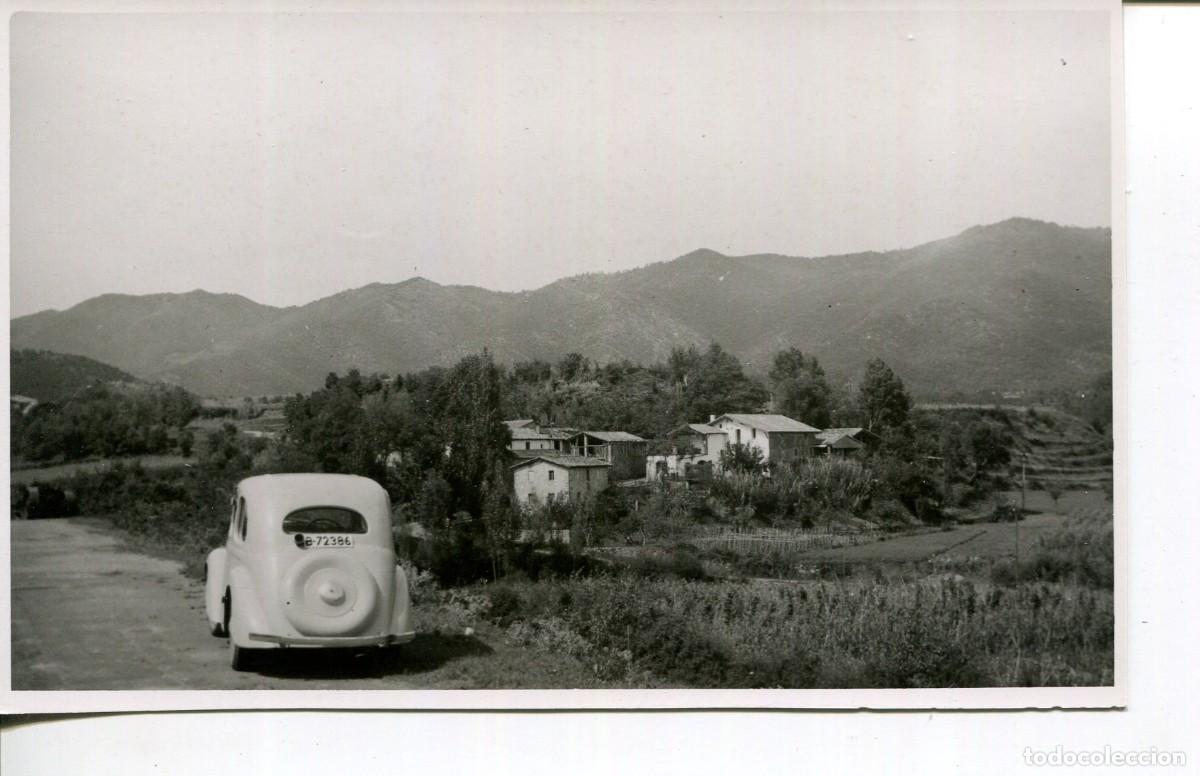 Postales: OLOT-GRUPO DE MASIAS-AUTOMOVIL B-72386-FOTOGR&Aacute;FICA