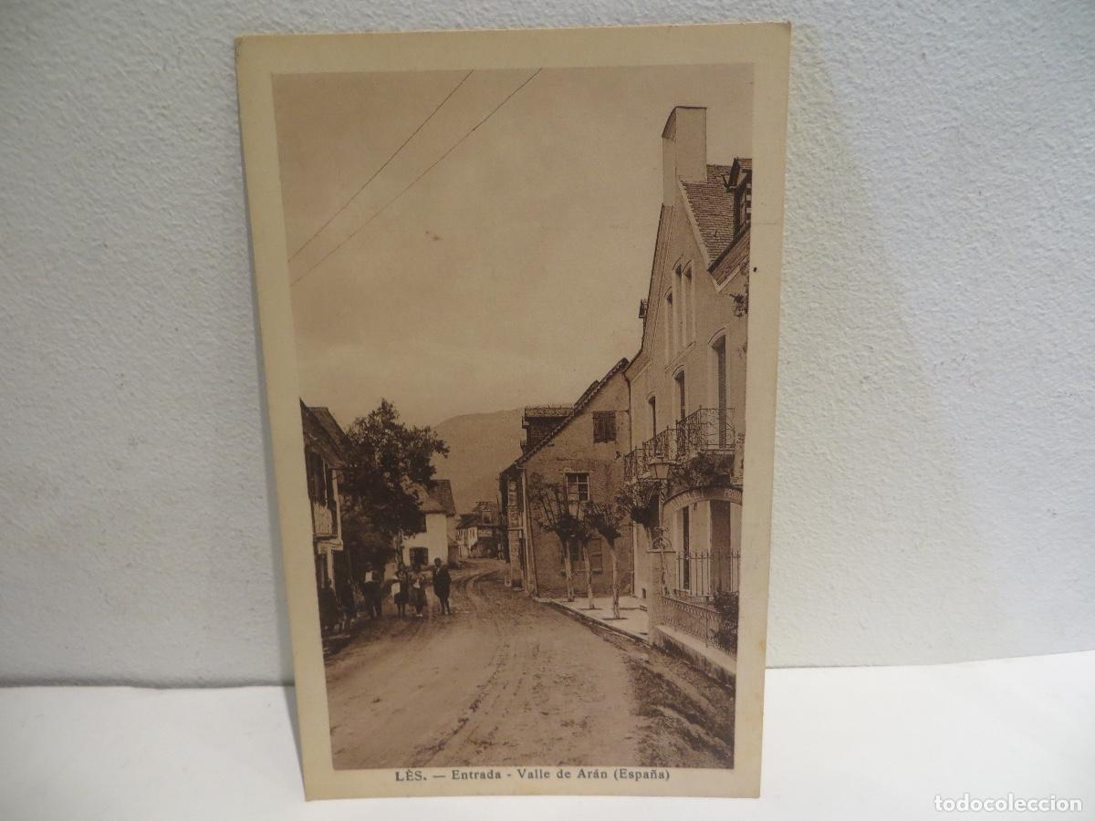Postales: ANTIGUA POSTAL DE LES VALL DE ARAN,ENTRADA AL PUEBLO SIN CIRCULAR BUEN ESTADO