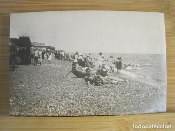 Cartoline: LUGAR SIN IDENTIFICAR-PLAYA-FOTOGRAFICA-POSTAL ANTIGUA-(102.596)
