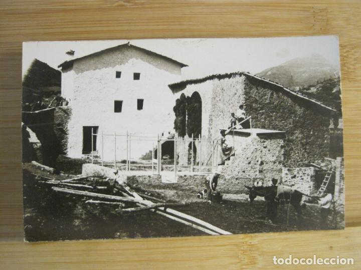 Cartes Postales: LUGAR SIN IDENTIFICAR-OBRAS EN UNA CASA-FOTOGRAFICA-POSTAL ANTIGUA-(102.634)