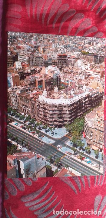 Postales: CATALU&Ntilde;A-RVI-150X105MM-BARCELONA-PASEO DE GRACIA-EDIFICIO PEDRERA-GAUDI-VISTA AEREA