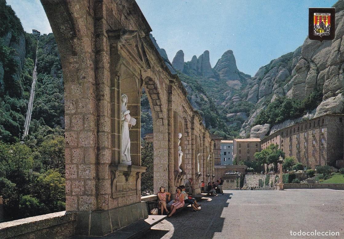 Postales: N&ordm; 11 Montserrat - Pla&ccedil;a del Santuari &middot; Detall