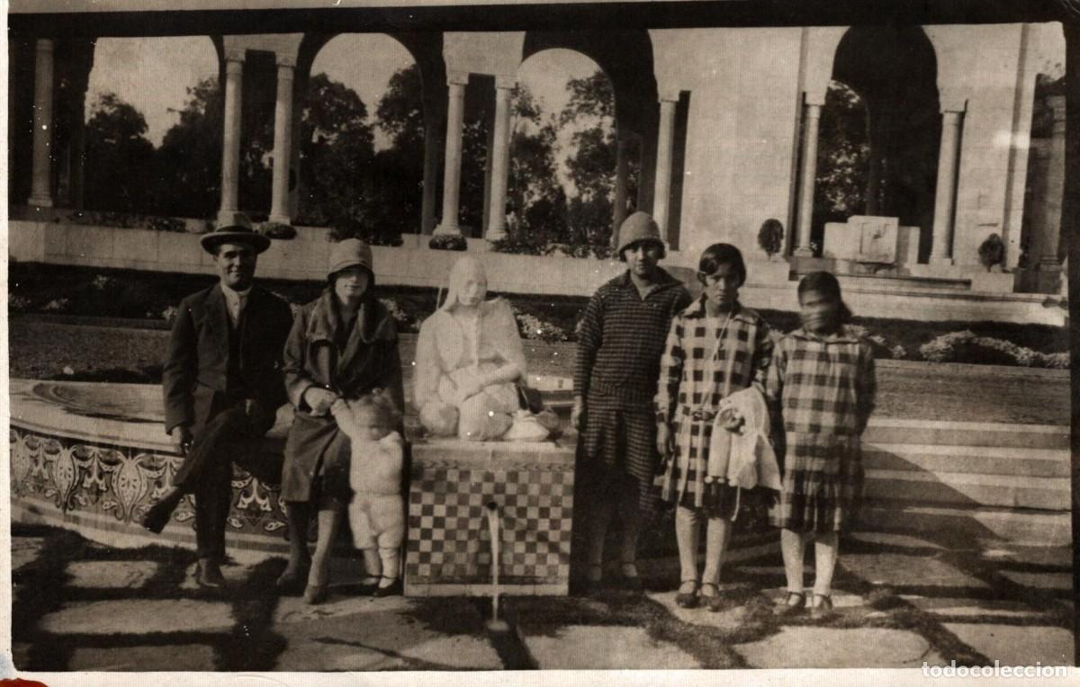 Postales: postal fotogr&aacute;fica familia acomodada sin circular