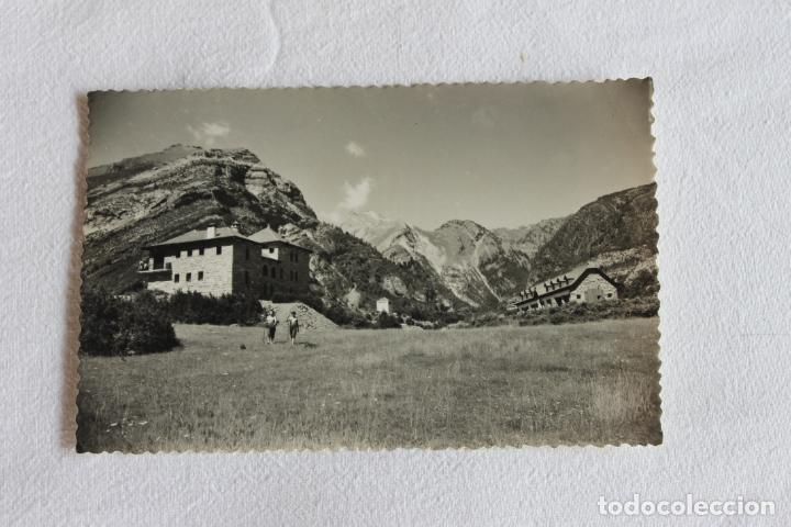 Postales: PARQUE NACIONAL DE ORDESA REFUGIO Y GARAJES 1959