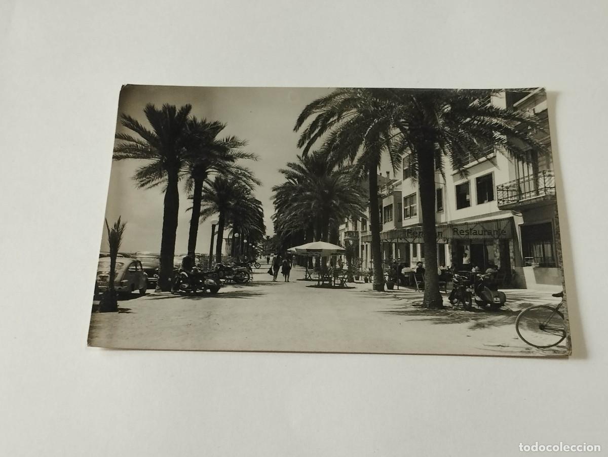 Postales: GARRAF - POSTAL VILLANUEVA Y GELTR&Uacute; - PASEO NTRA. SRA. DEL CARMEN Y PLAYA