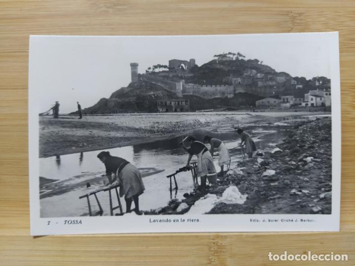 Postkarten: TOSSA-LAVANDO EN LA RIERA-LAVANDERAS EN TOSSA DE MAR-FOTOGRAFICA-POSTAL ANTIGUA-(105.157)