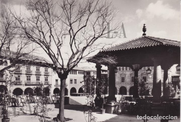 Postales: Plaza Mayor del Pueblo Espa&ntilde;ol de Barcelona. Postal circulada, 10x15 cm