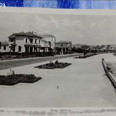 Cartoline: BARCELONA SITGES Nº 87, PASEO MARITIMO, FOTO. L. ROSIN, CURSADA 1945