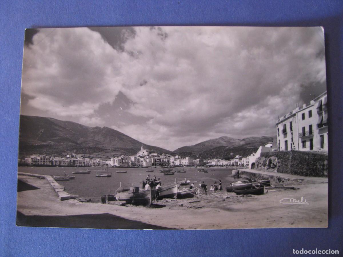 Postales: POSTAL FOTOGR&Aacute;FICA DE CADAQUES. PLAYA DE PIANCH. FOTOS MELI. CIRCULADA 1959.
