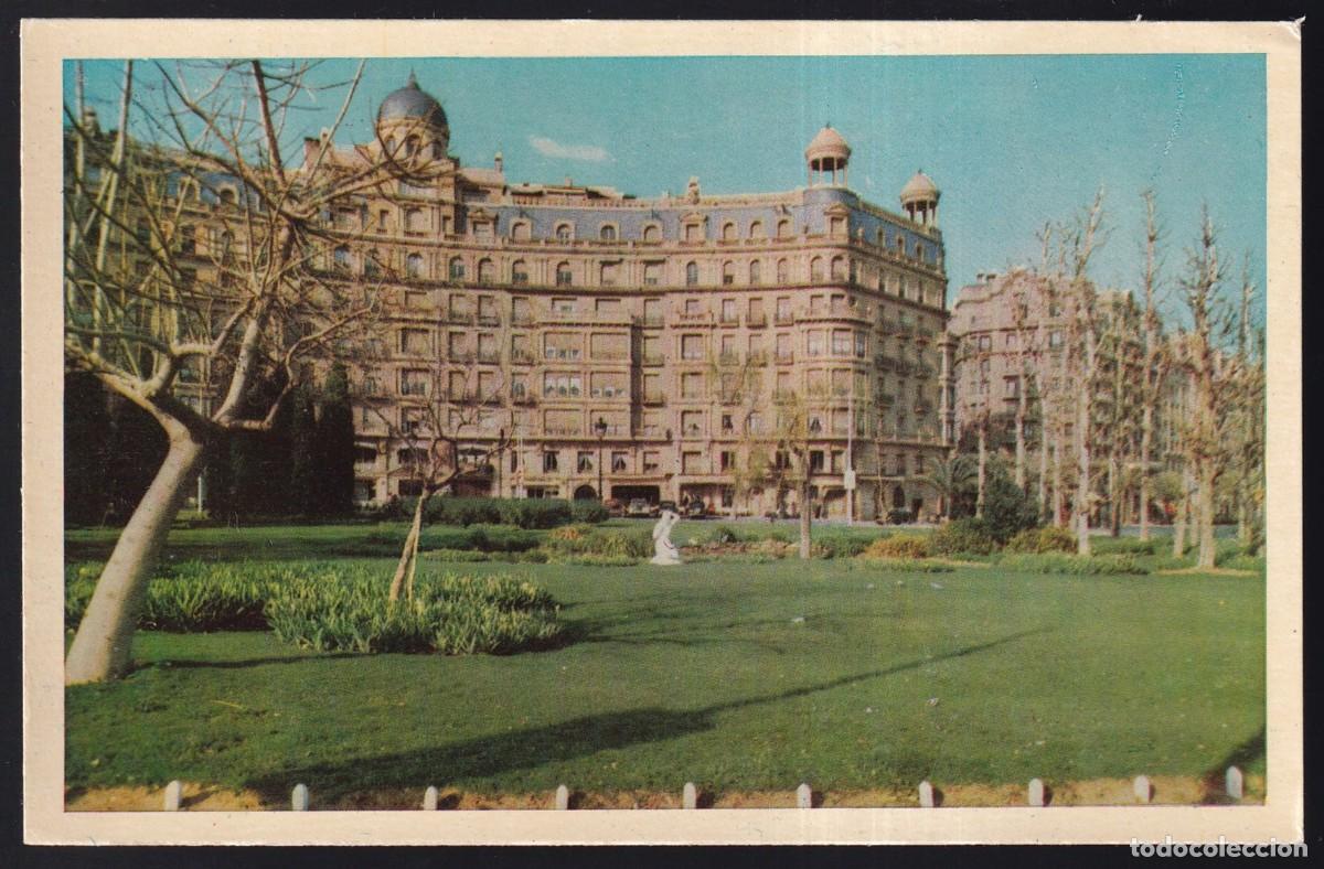 Postais: Barcelona. *Plaza de Calvo Sotelo* Ed. H. A. E. n&ordm; 9. Fotocolor Man&eacute;n. Nueva.