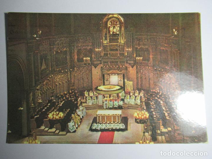 Cartes Postales: Montserrat - Interior de la Bas&iacute;lica - Edici&oacute;n del Monasterio - Circulada en 1970