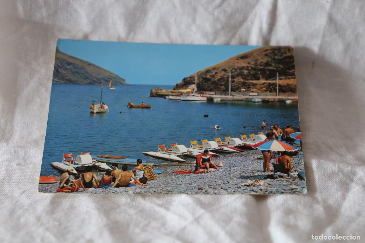 Postales: 1093 PLAYA PORT BOU COSTA BRAVA FOTO MELI CATAMARAN PEDALES BARCO BA&Ntilde;ADORES EPOCA