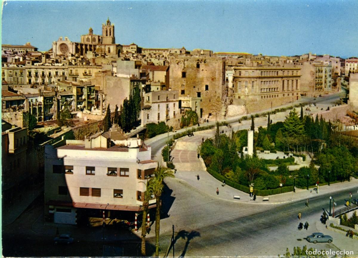 Postales: N&ordm; 2010-TARRAGONA. Vista parcial, al fondo la Catedral. Sin circular. ED. TRABAJOS FOTOGR&Aacute;FICOS CHIN