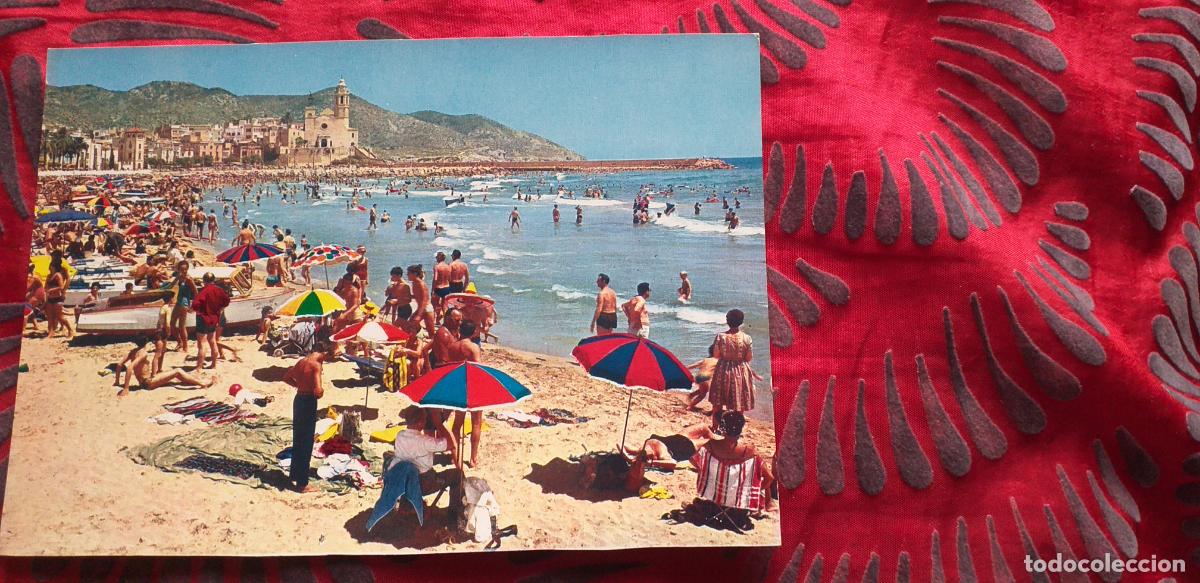 Postales: BARCELONA-RVD-150X105mm.-NO ESCRITA-SITGES-N&ordm;2013-VISTA PARCIAL DE LA PLAYA