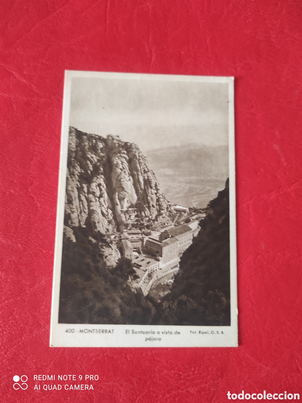 Postales: Antigua postal del monasterio de Montserrat, el santuario a vista de p&aacute;jaro,