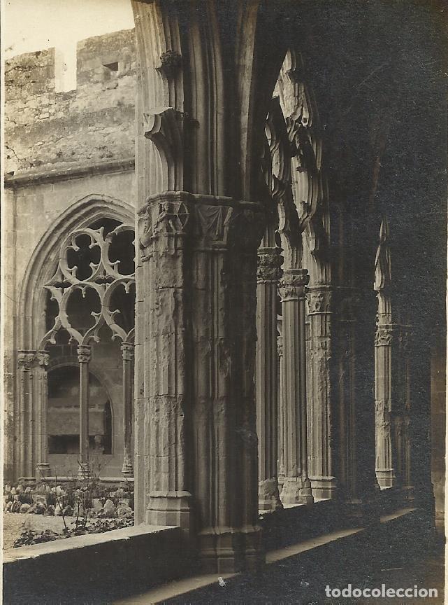 Postales: Postal Catalunya. Santes Creus. Monasterio. Arcos ojivales y ventanas. 11x8 cm. Recortada.