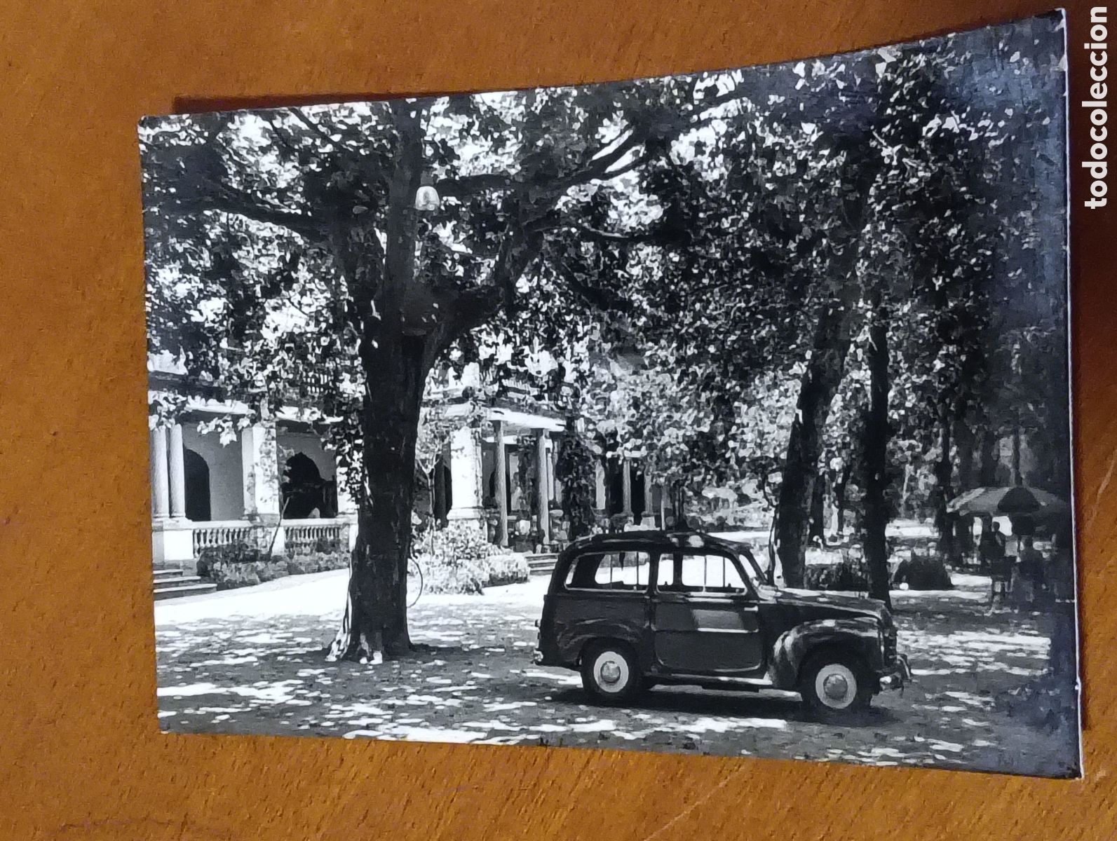 Postales: Antigua postal fotogr&aacute;fica del Balneario Termas Ori&oacute;n con un coche de Santa Coloma de Farnes 1960