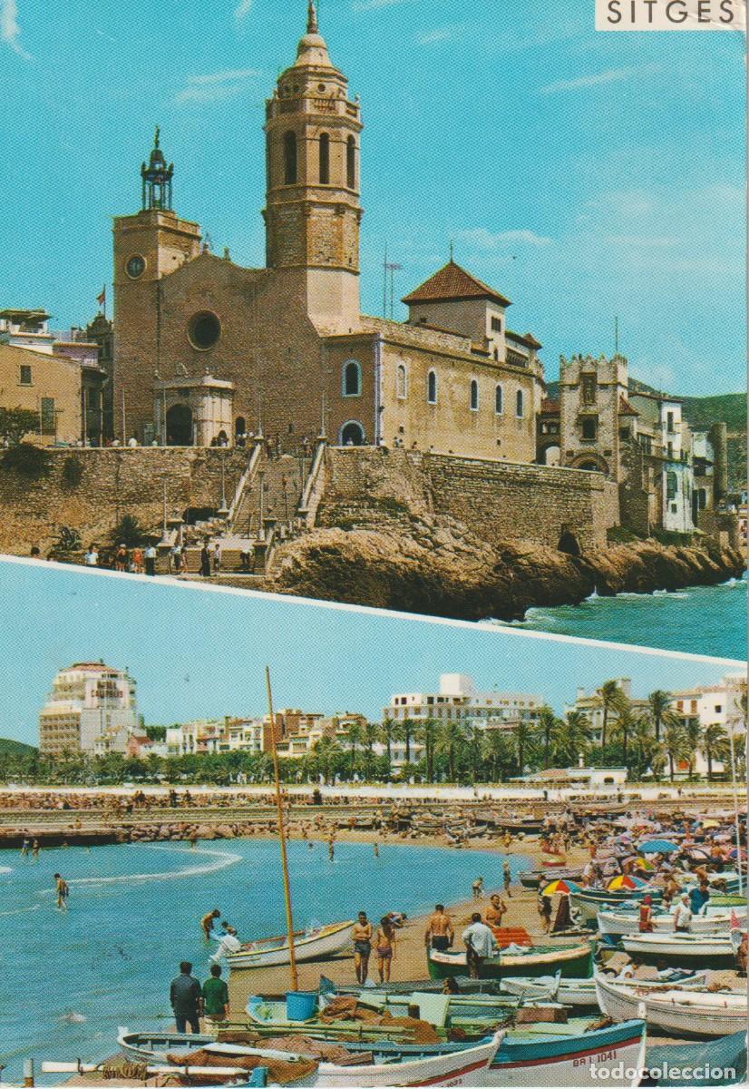 Postales: (13) SITGES. IGLESIA Y PLAYA - Foto 1