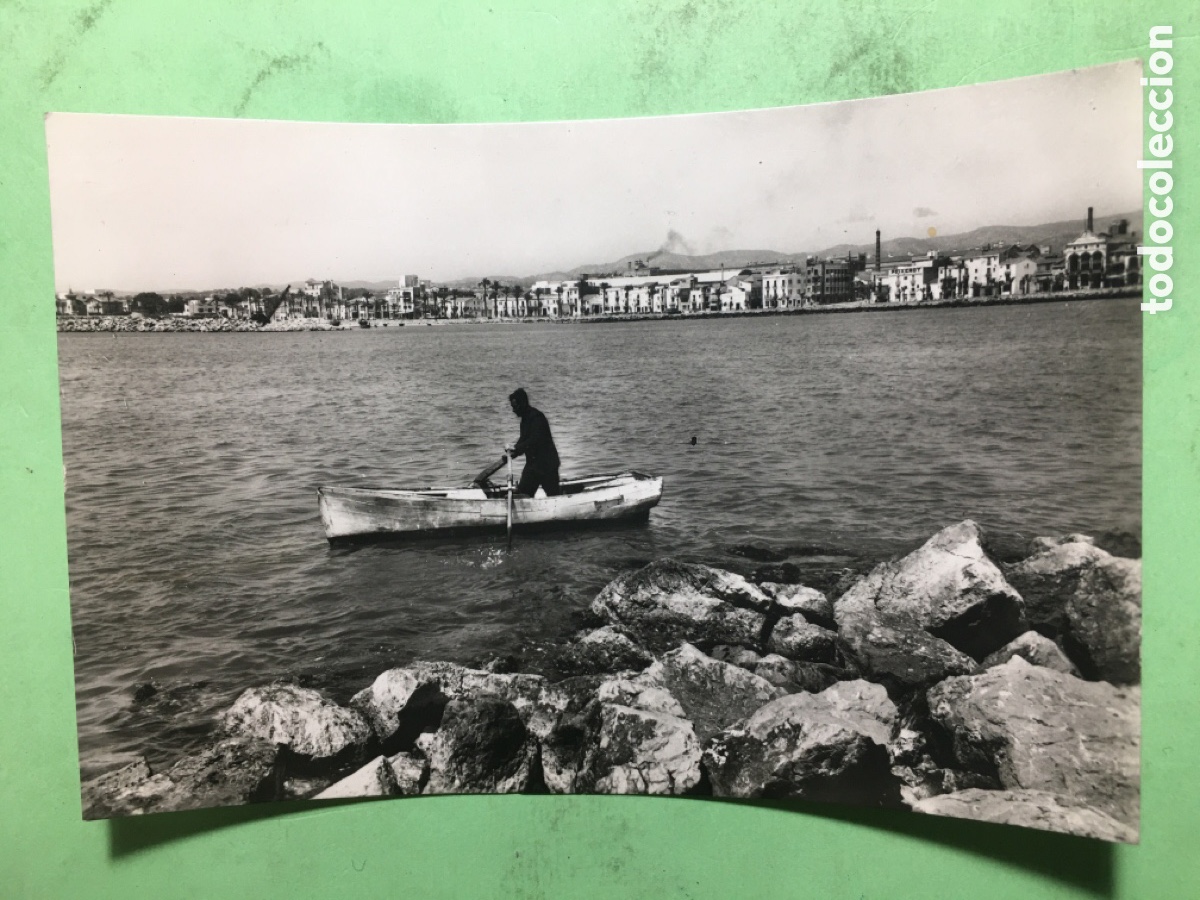 Postais: B/N CIRC. VILANOVA I LA GELTR&Uacute; 12607 VISTA PARCIAL DESDE EL PUERTO ZERKOWITZ MATEU R1541