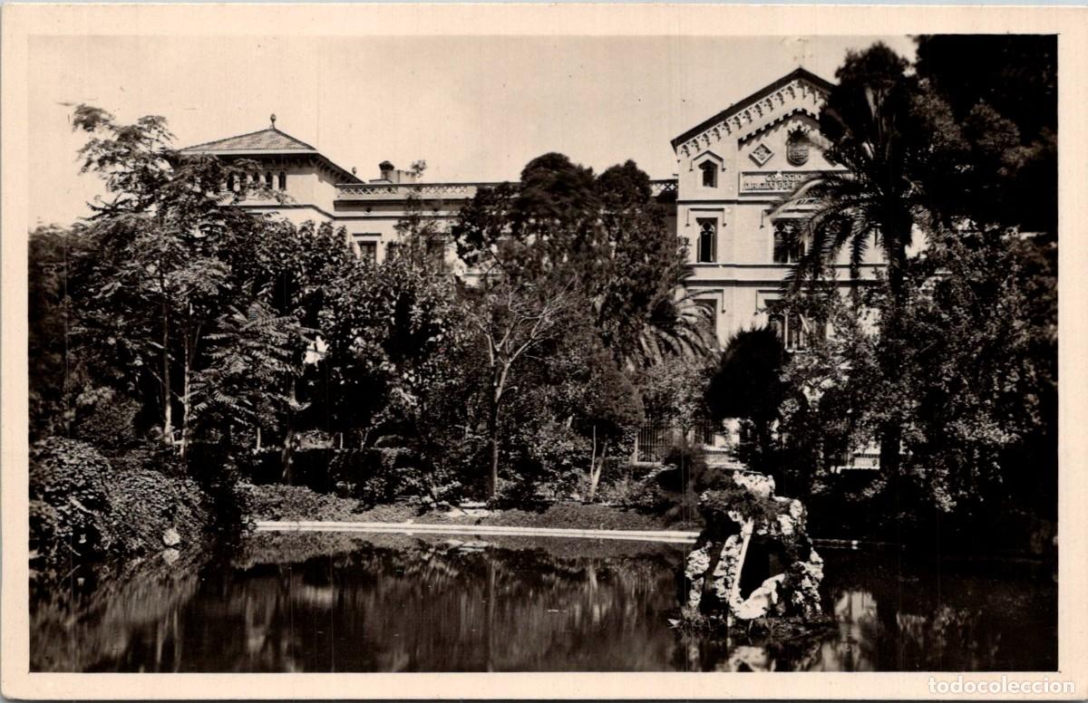 Postkarten: Villanueva y Geltr&uacute; - Colegio y Parque Saniz (ERROR: Sam&agrave;) - Horro Foto - 141x90mm - In&eacute;dita en Todo