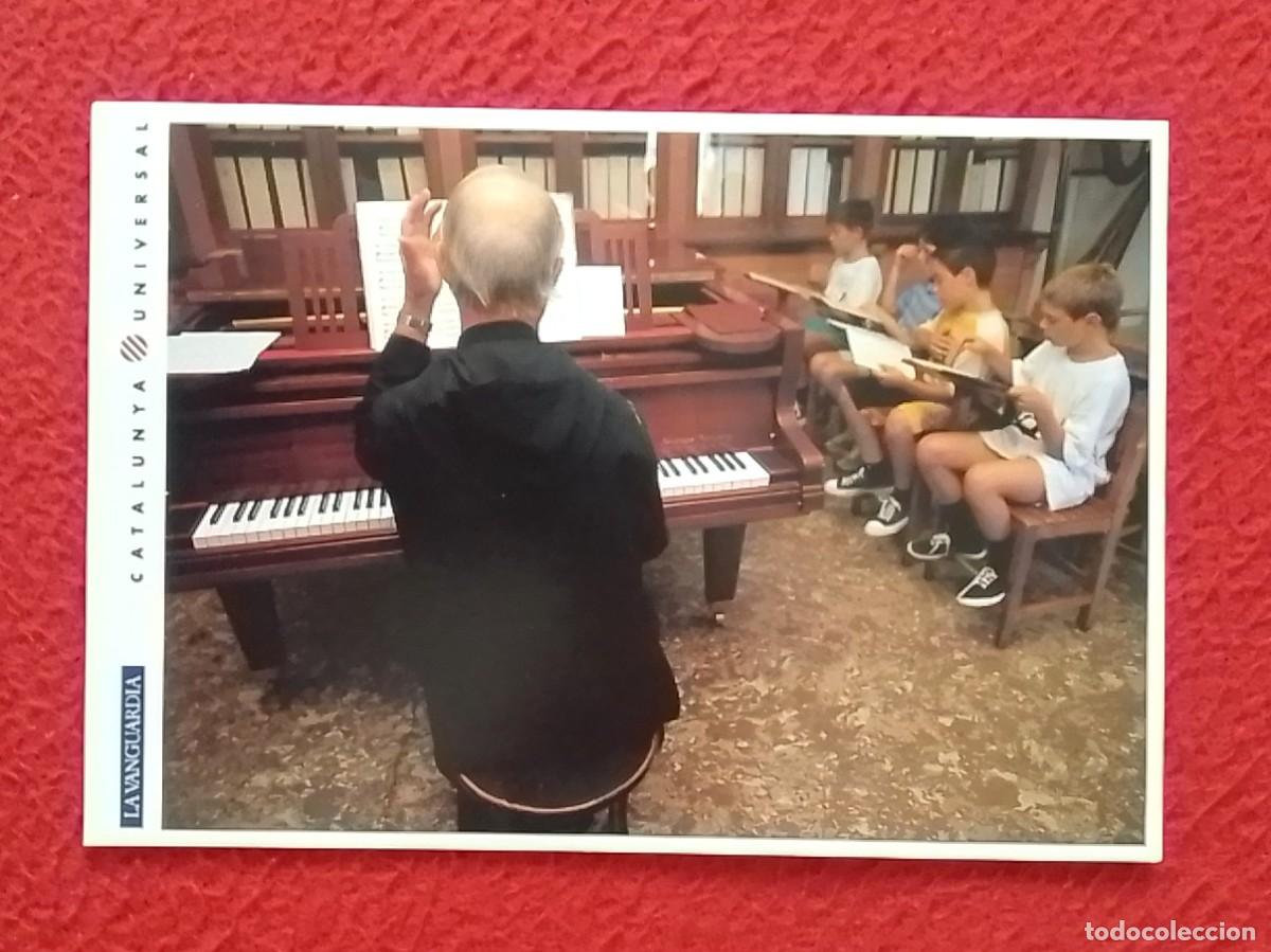 Postales: ANTIGUA POSTAL OLD POST CARD MONTSERRAT ENSAYO DE LA ESCOLAN&Iacute;A EN EL INTERIOR DEL SANTUARIO..PIANO..