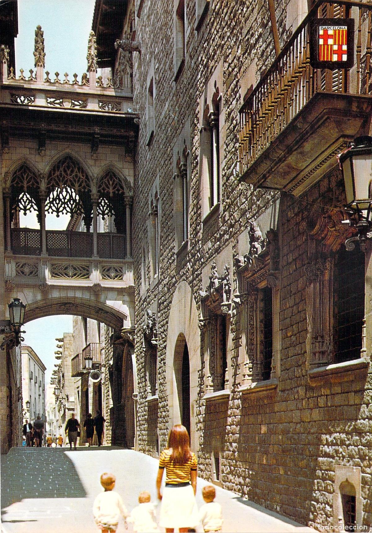 Cartes Postales: Postal Barcelona Calle del Bisbe (Obispo) en el Barrio G&oacute;tico, Espa&ntilde;a