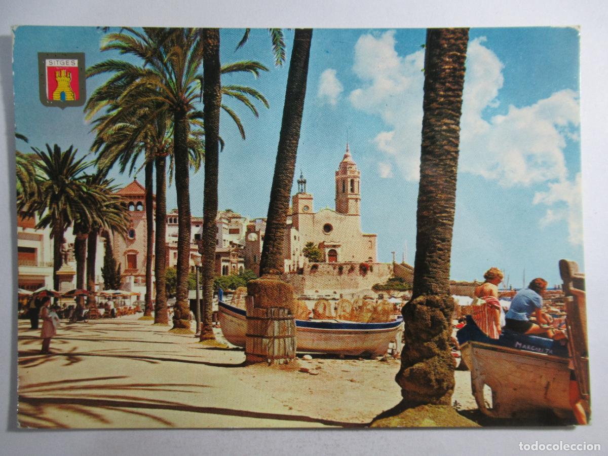 Postales: Sitges (Barcelona) - Paseo e Iglesia - Circulada - Foto 1
