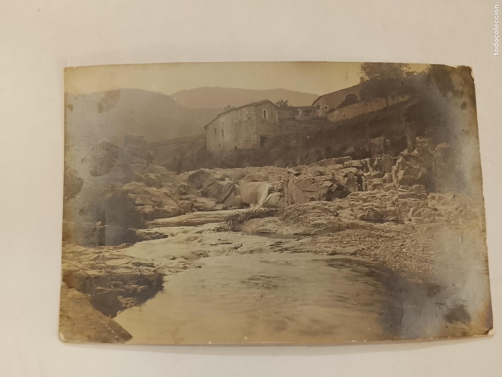 Postales: LUGAR SIN IDENTIFICAR - RIO Y CASA - FOTOGRAFICA -POSTAL ANTIGUA-(115.587)