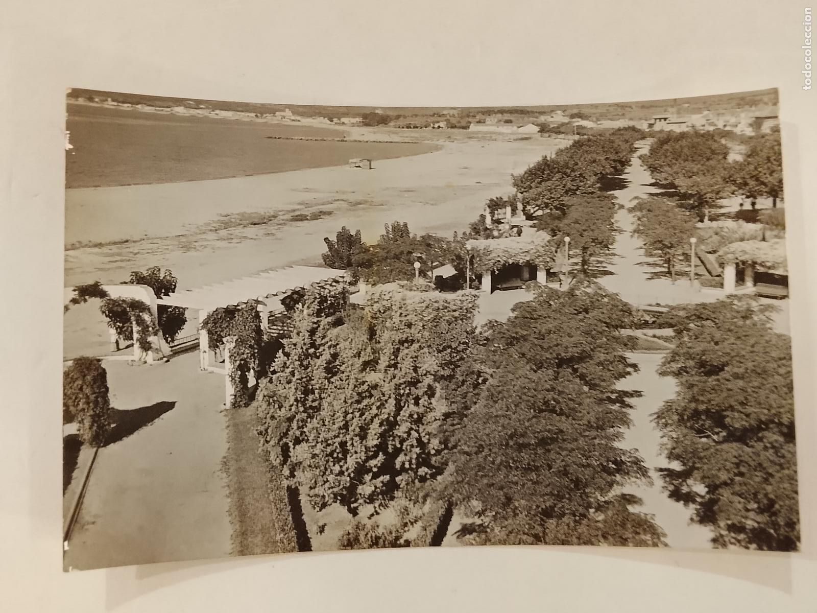 Postales: PALAMOS - PLAYA Y PASEO - ED FOTO BOSCH -POSTAL ANTIGUA-(115.665)