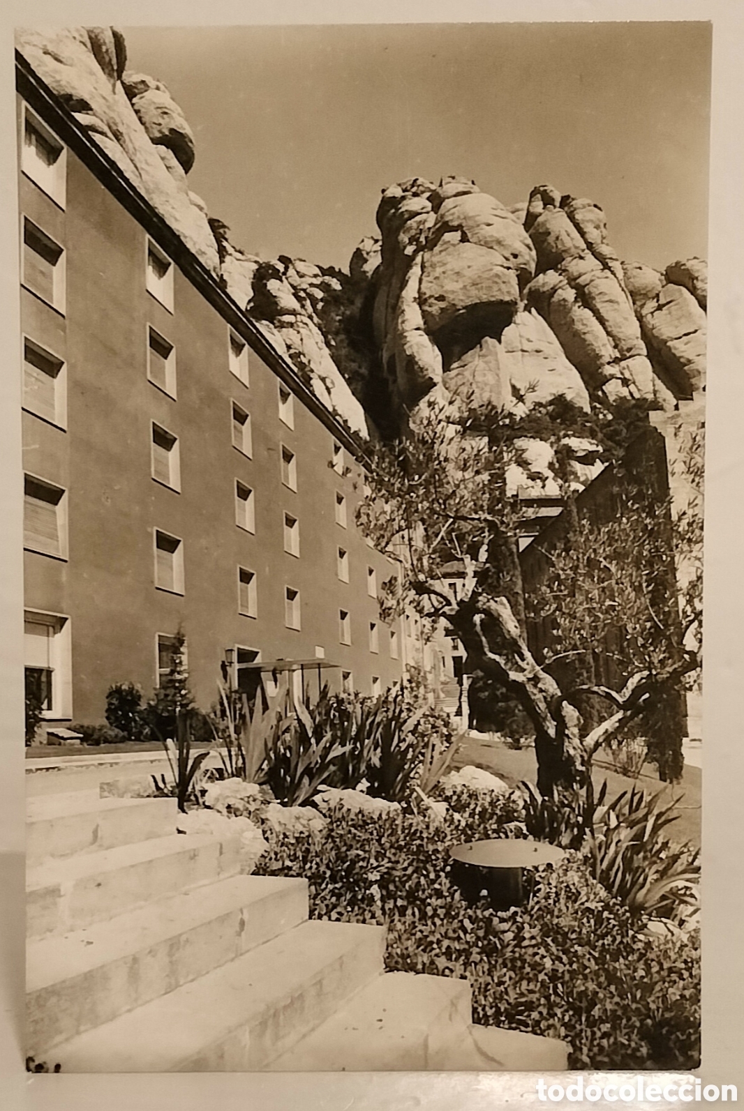 Postales: Montserrat, vista parcial del Santuario