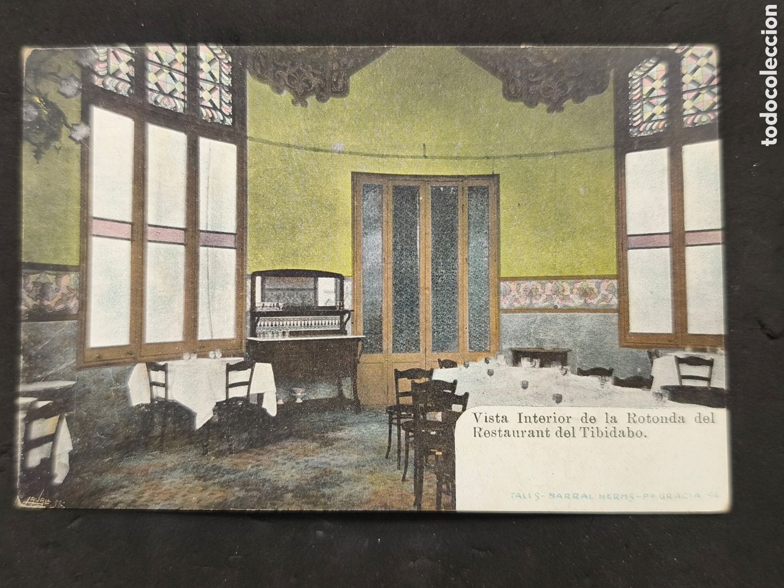 Postcards: Vista interior de la rotonda del restaurante del Tibidabo