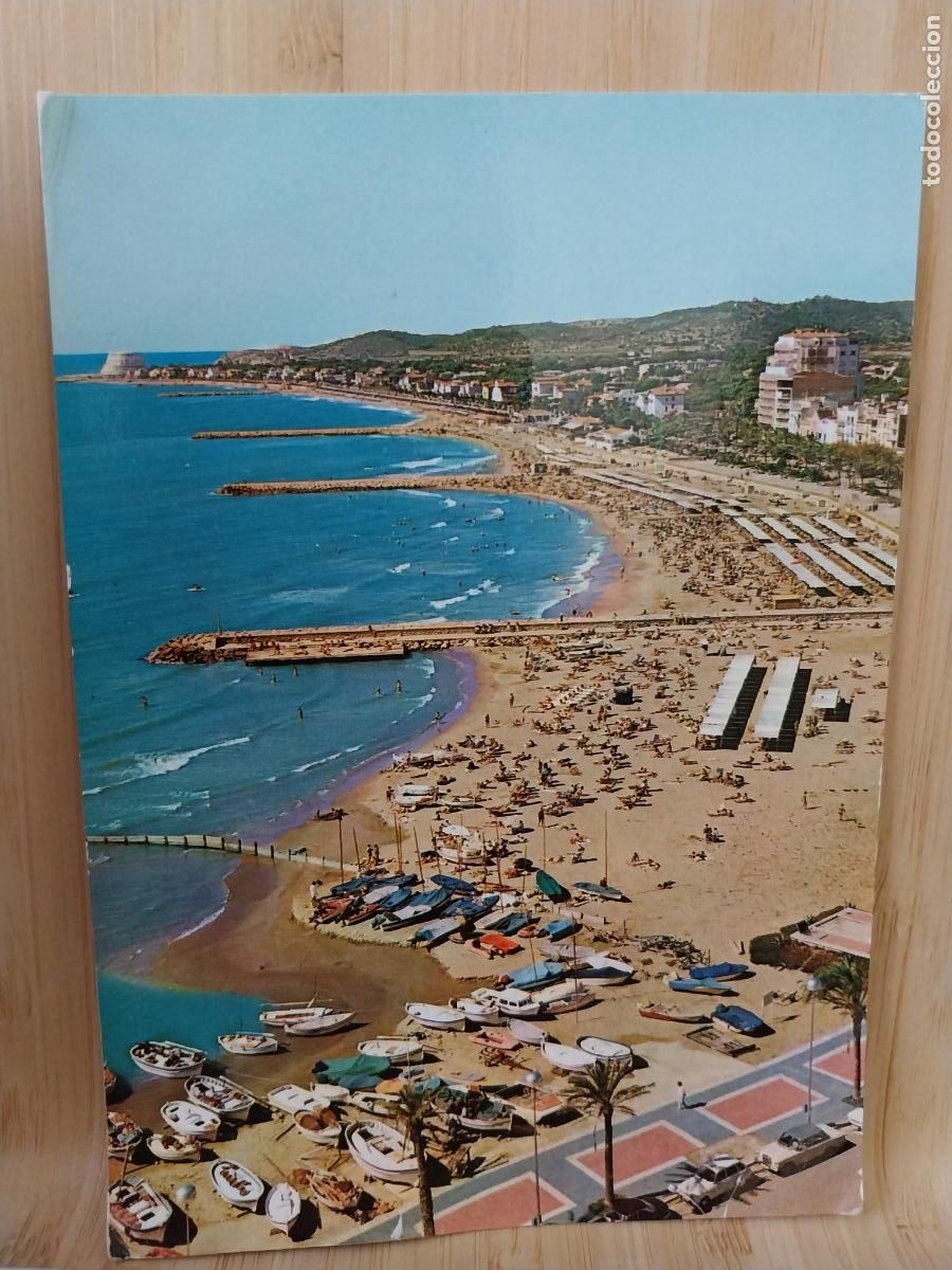 Postcards: SITGES PLAYA ORO ED R GASSO 158 CIRCULADA A&Ntilde;O 1970 ANIMADA BARCAS