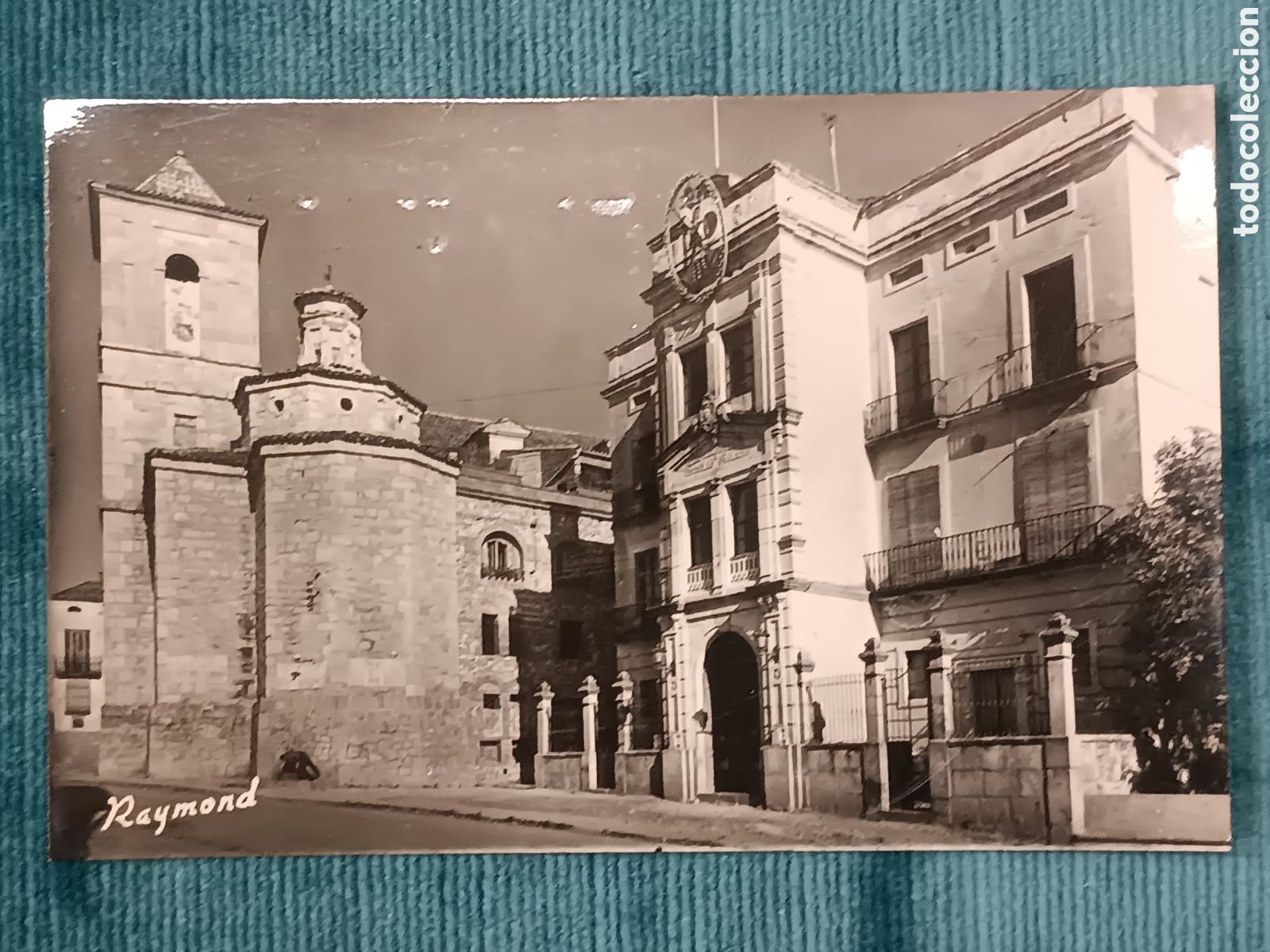 Postales: N&deg;8 CORNUDELLA. Ayuntamiento e Iglesia Parroquial