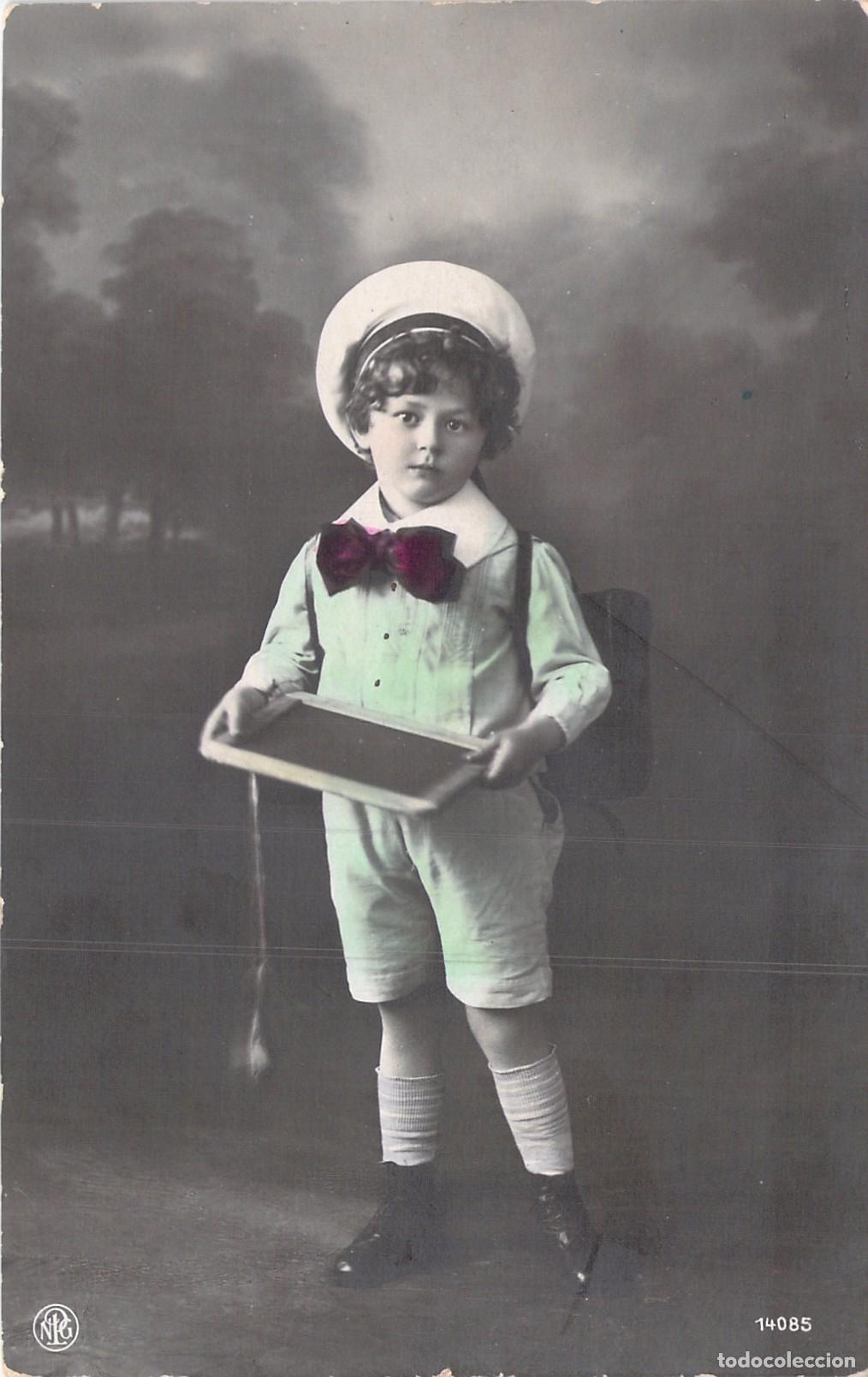 Postales: Postal Antigua de Ni&ntilde;o Colegial con Pizarra en Barcelona