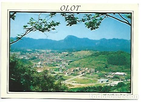 Postales: VISTA PANORAMICA AMB ELS VOLCANS GARRINADA, MONTSACOPA Y MONTOLIVET.- OLOT / GIRONA